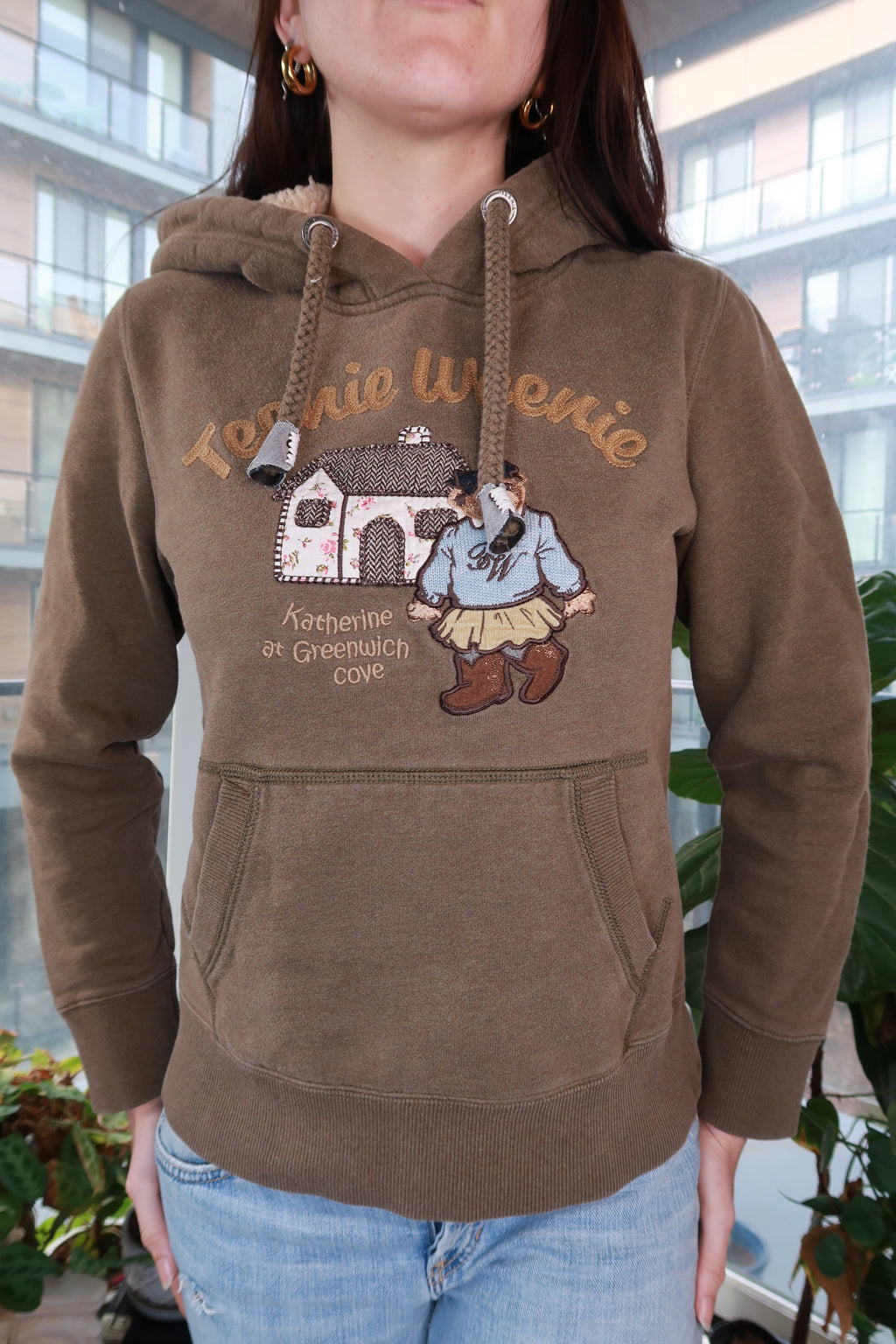 Vintage Embroidered Graphic Hoodie – Cottagecore Novelty Pullover - Elektra Vintage