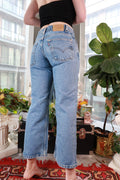 Levi Straight Leg Jeans - Elektra Vintage