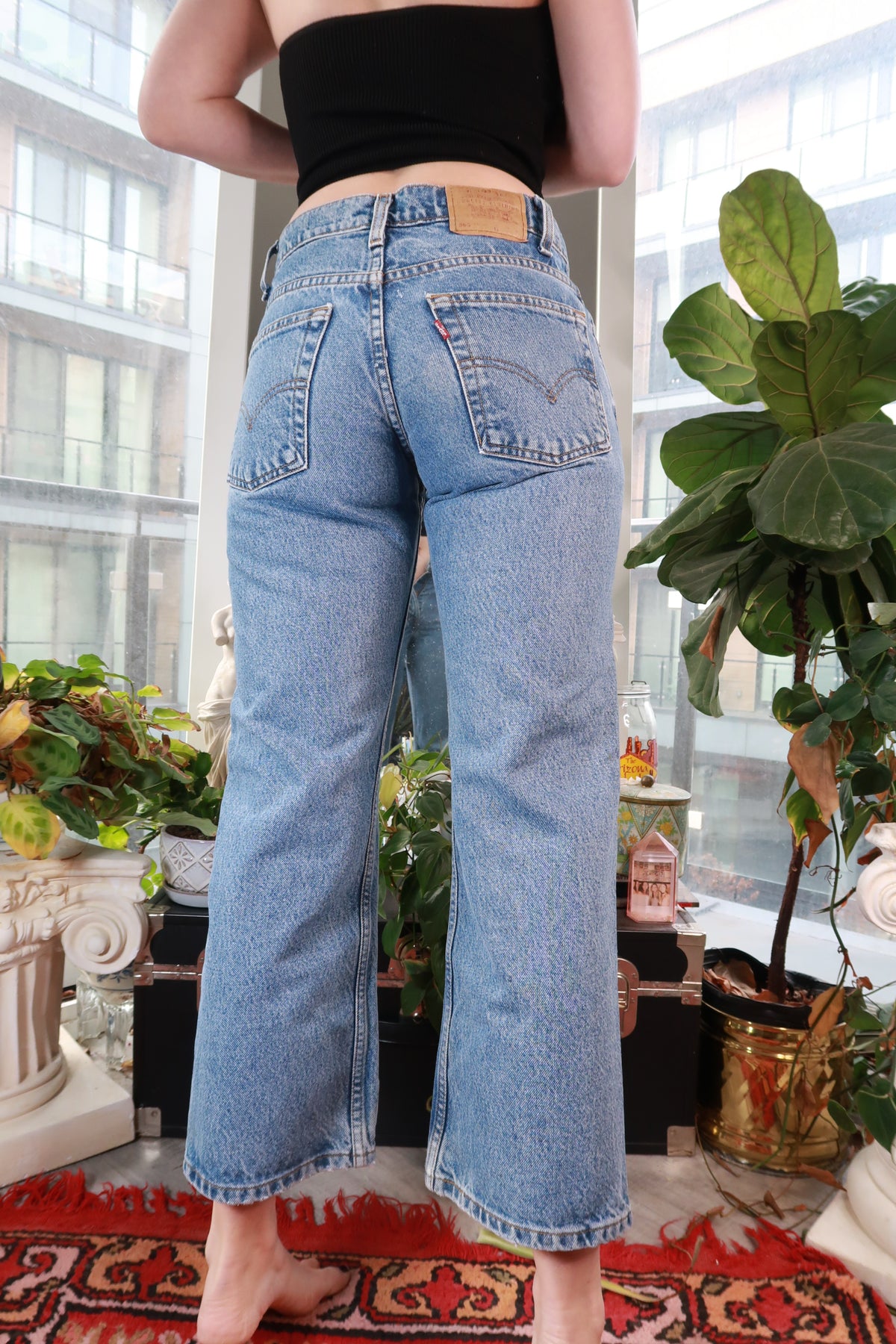 Levi Straight Leg Jeans - Elektra Vintage