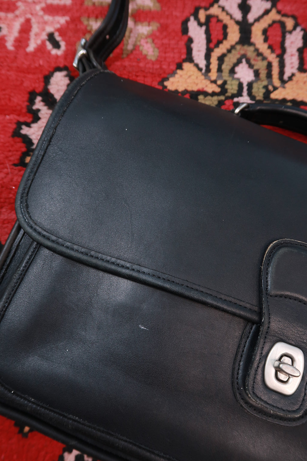 Vintage Coach Metropolitan leather shoulder messenger bag by Elektra Vintage, featuring classic design and adjustable strap.