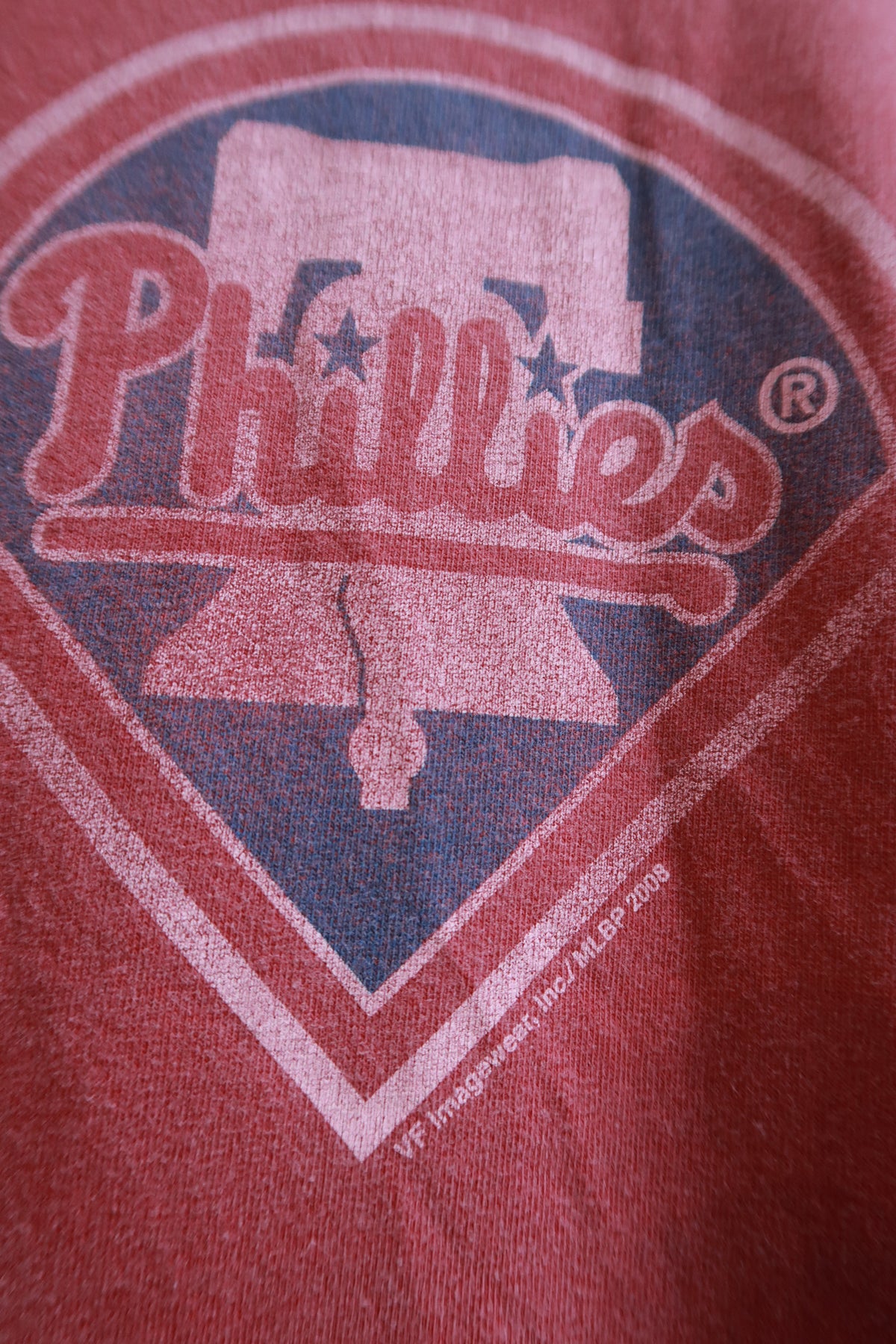 Vintage 2000s Philadelphia Phillies Faded Red Graphic T-Shirt MLB Baseball Tee