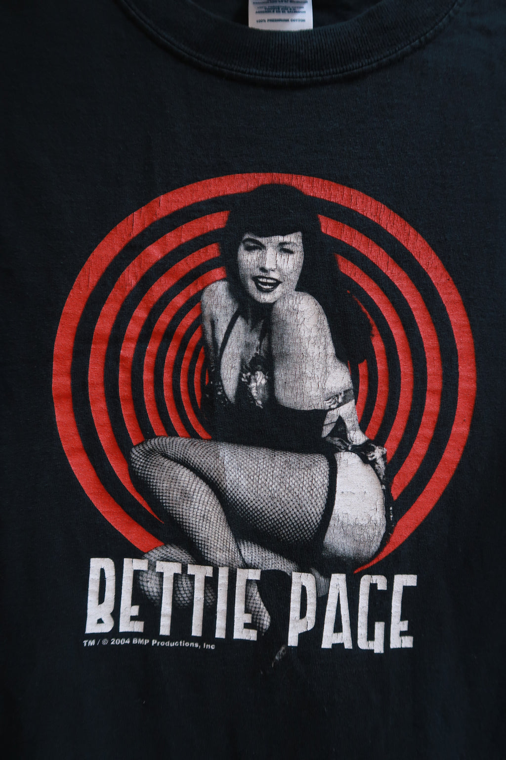Vintage 2004 Bettie Page Black Graphic T-Shirt Pin Up Girl Red Spiral Tee