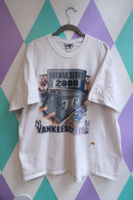 Load image into Gallery viewer, Vintage 2000 New York Yankees vs Mets Subway Series World Series Graphic T-Shirt NYC Baseball Tee
