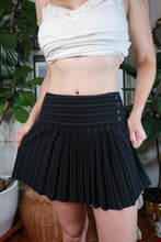 Load image into Gallery viewer, Vintage 2000s Black Pinstripe Pleated Mini Skirt Button Front Y2K Preppy Schoolgirl Skirt
