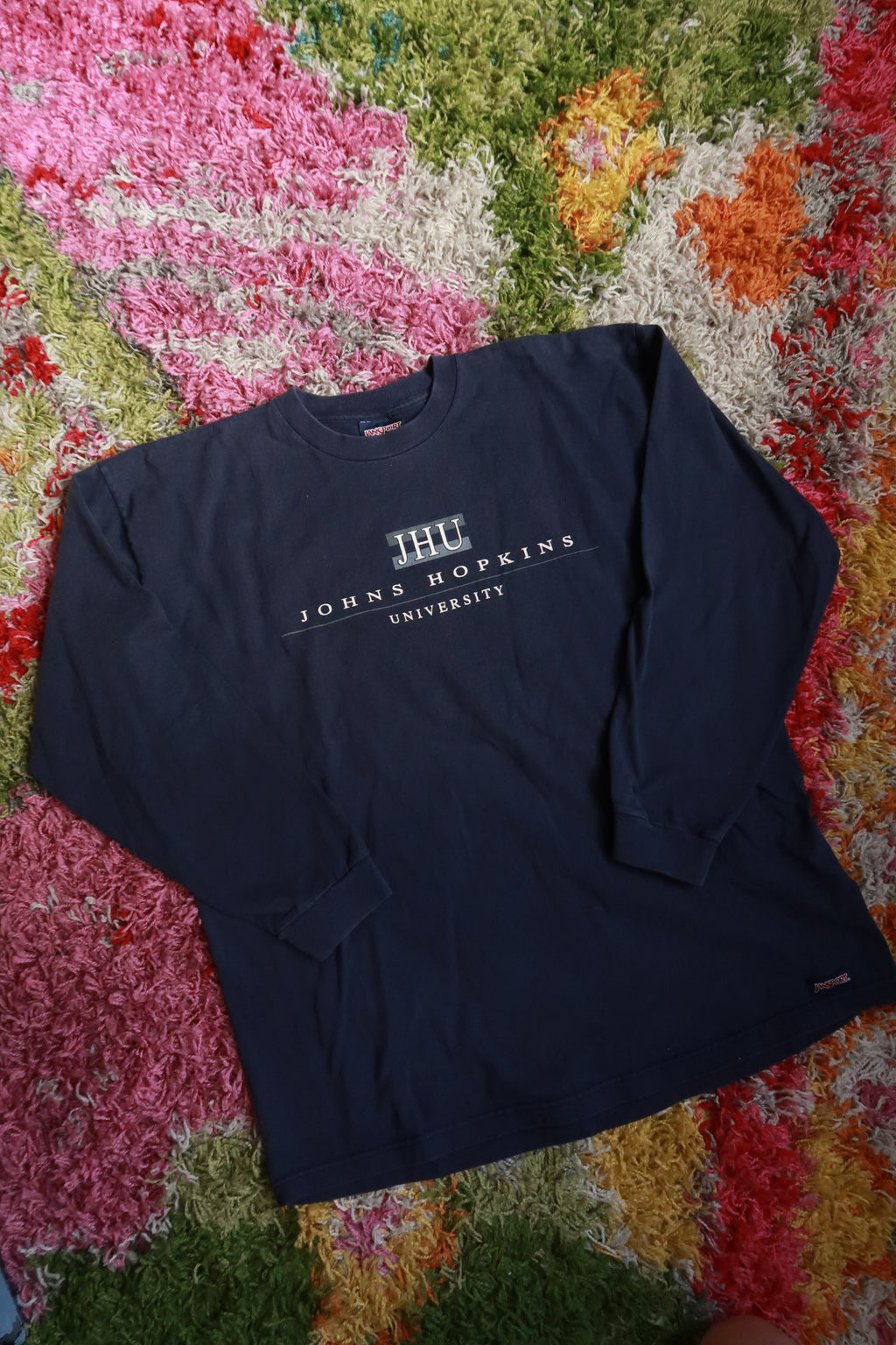 Vintage 2000s Johns Hopkins University JHU Navy Blue Long Sleeve Collegiate T-Shirt Jansport