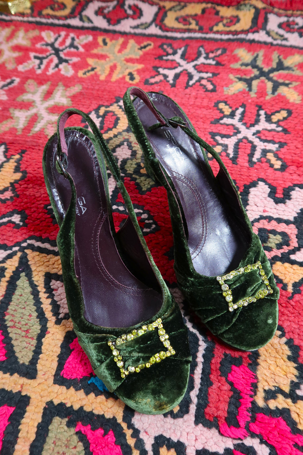 Vintage Via Spiga Green Crushed Velvet Slingback Heels – Green Rhinestone Buckle Pumps