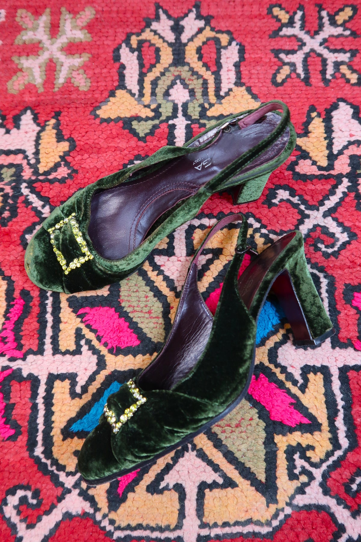 Vintage Via Spiga Green Crushed Velvet Slingback Heels – Green Rhinestone Buckle Pumps