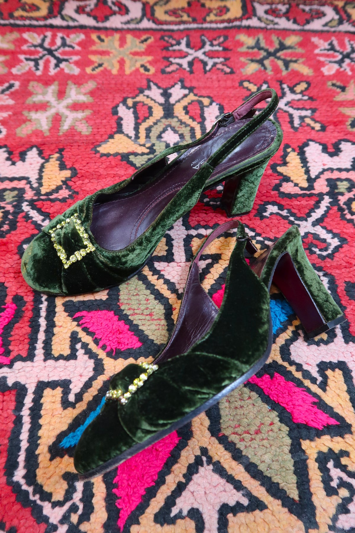 Vintage Via Spiga Green Crushed Velvet Slingback Heels – Green Rhinestone Buckle Pumps