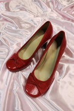 Load image into Gallery viewer, Red Bow Heels - Elektra Vintage
