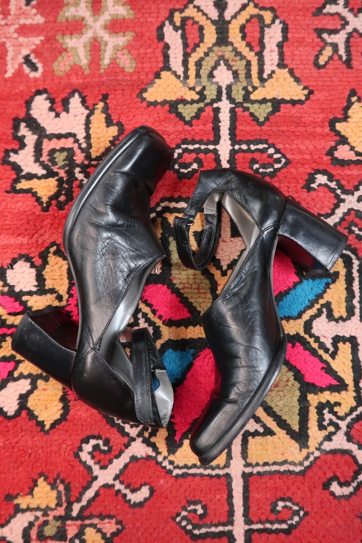 Vintage Black Leather Mules – 90s/2000s Chunky Heel Slip-On Shoes - Elektra Vintage