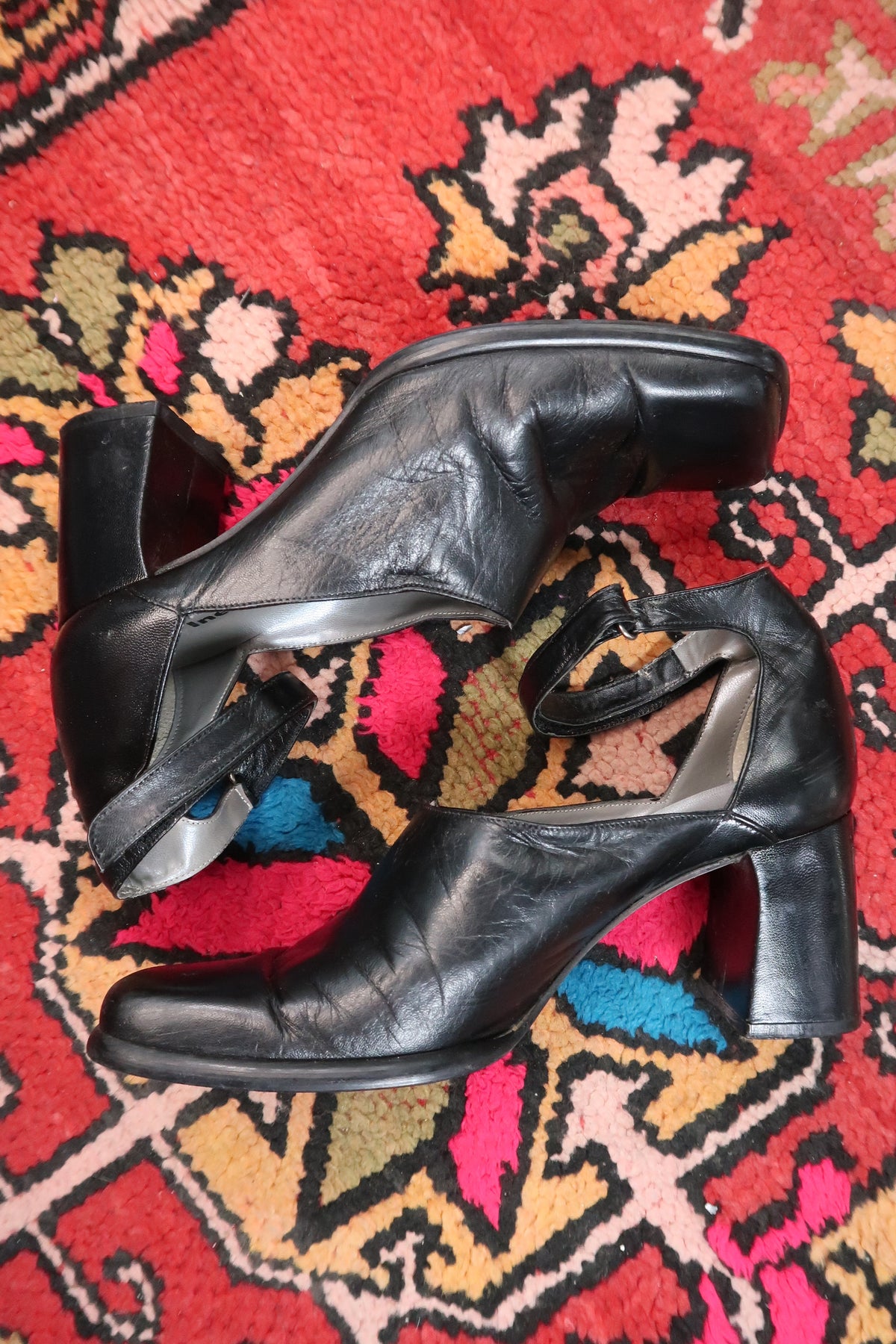 Vintage Black Leather Mules – 90s/2000s Chunky Heel Slip-On Shoes - Elektra Vintage