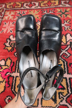 Load image into Gallery viewer, Vintage Black Leather Mules – 90s/2000s Chunky Heel Slip-On Shoes
