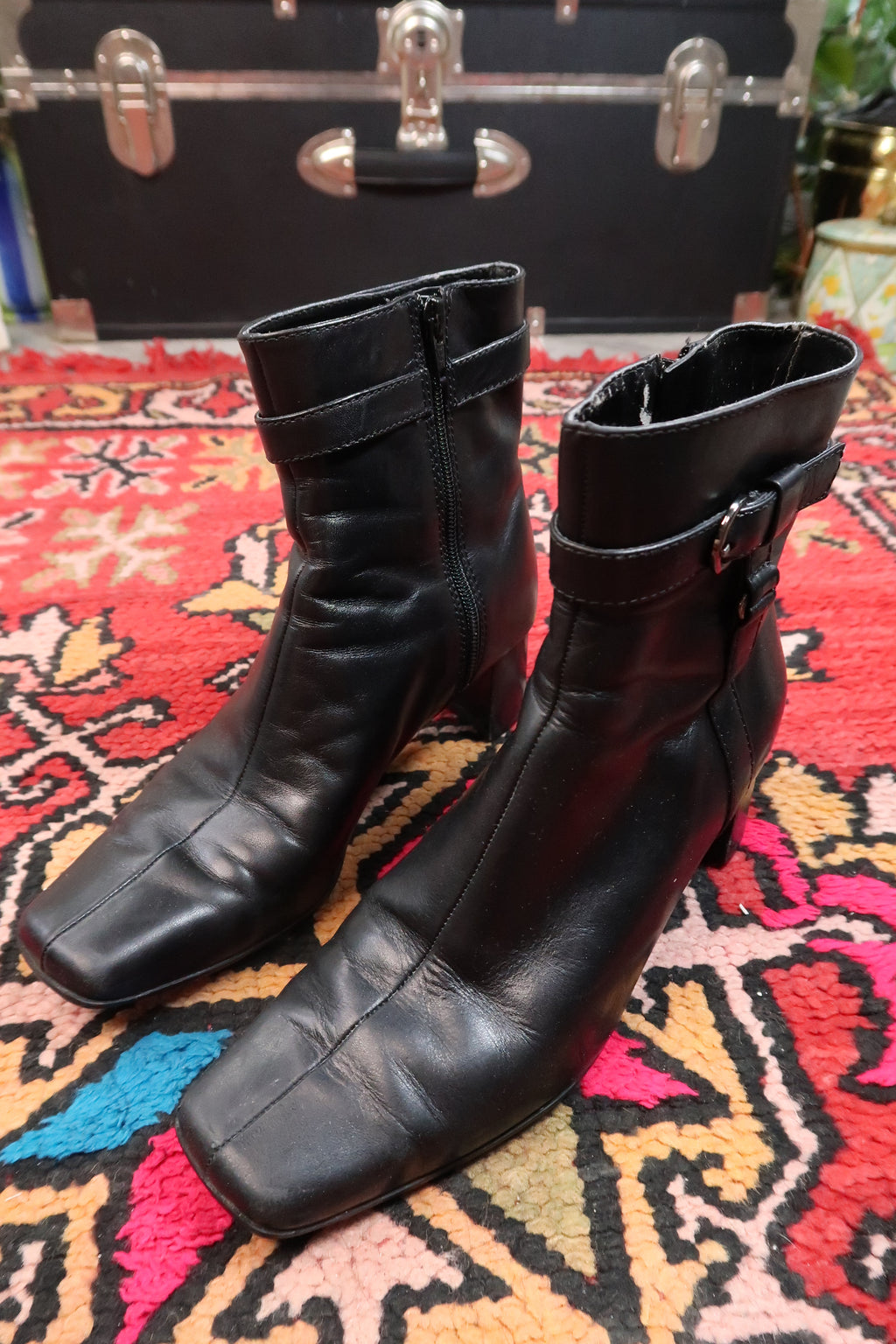 Vintage Nine West Black Leather Ankle Boots – 90s/2000s Block Heel Booties