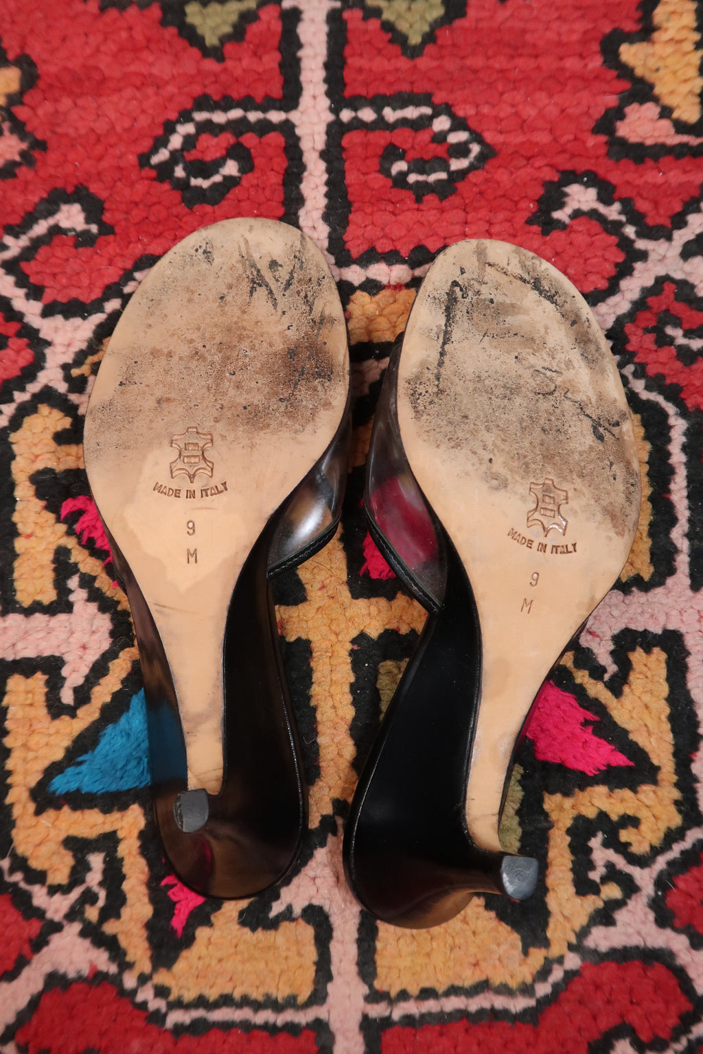 Vintage Isaac Mizrahi Black Heels with Neon Flower Detail – 90s/2000s Designer Sandals
