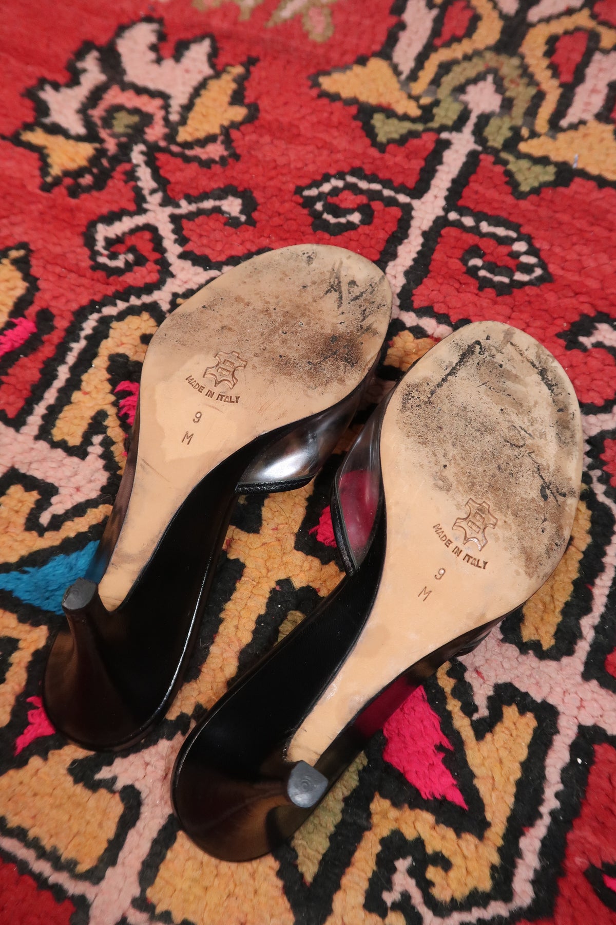 Vintage Isaac Mizrahi Black Heels with Neon Flower Detail – 90s/2000s Designer Sandals