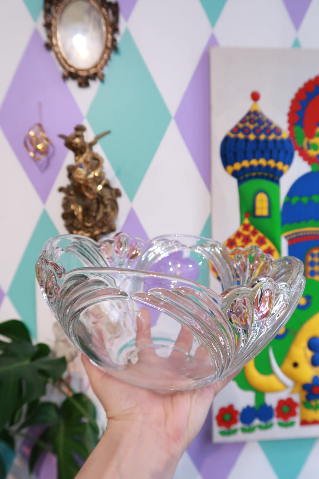 Vintage clear pressed glass bowl with retro swirl design, Elektra Vintage sculpted serving bowl for salads or desserts.