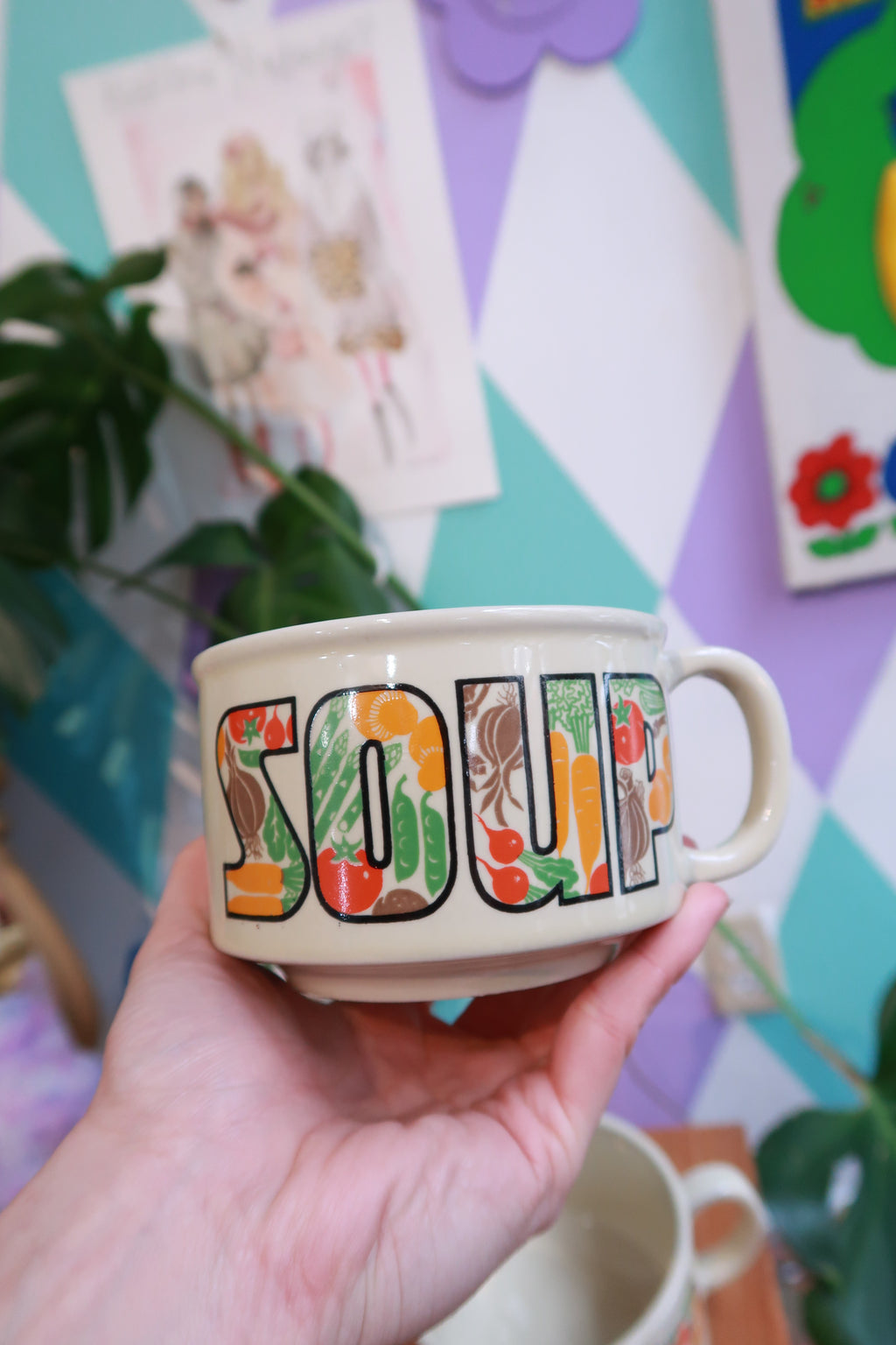 Vintage Elektra Vintage vegetable "SOUP" mug set with retro vegetable graphics and handles, perfect for serving soup in style.