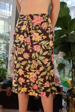 Load image into Gallery viewer, Elektra Vintage floral print skirt featuring a vintage GAP design with vibrant floral patterns and a classic A-line shape.
