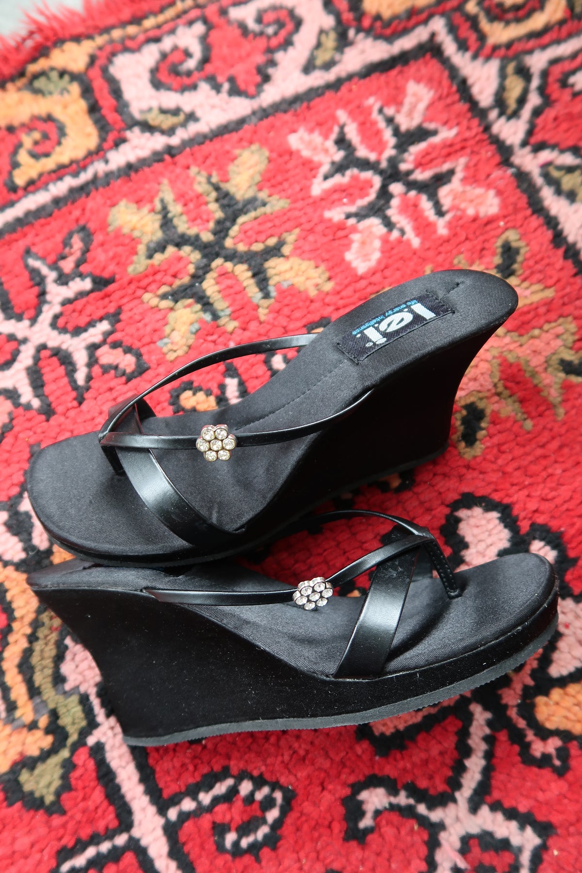 Deadstock Vintage 90s LEI Black Satin Wedges