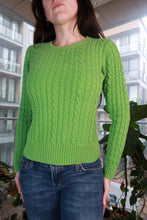 Load image into Gallery viewer, Women's vintage GAP green cable knit sweater from the 2000s, fitted cotton crewneck pullover with Y2K style.

