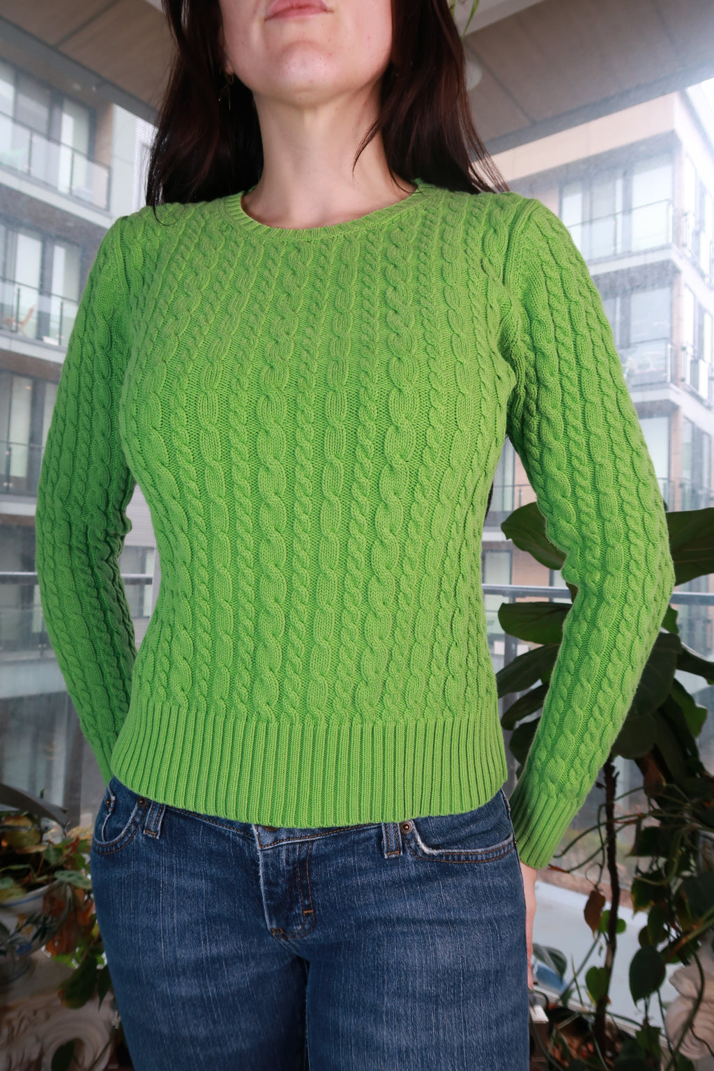 Women's green cable knit sweater by GAP, vintage 2000s Y2K fitted cotton crewneck pullover, stylish and cozy.