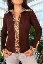 Load image into Gallery viewer, Vintage Y2K Brown Ribbed Zip-Up Top with Leopard Print Trim
