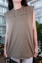 Load image into Gallery viewer, Vintage 2000s No Boundaries olive muscle tank top for women, featuring "Back in 5 Minutes" graphic, from Elektra Vintage.
