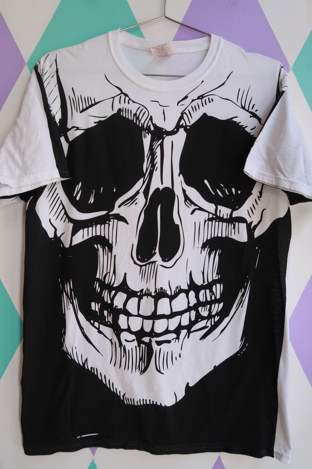 Vintage Black & White Skull Graphic T-Shirt