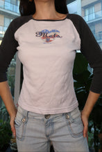 Load image into Gallery viewer, Vintage 2000s New York Mets Heart Logo Raglan Baby Tee

