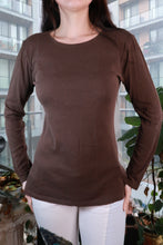 Load image into Gallery viewer, Chocolate brown vintage fitted long sleeve women's top by Elektra Vintage with a Y2K minimal crewneck style.
