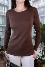 Load image into Gallery viewer, Vintage chocolate brown fitted long sleeve top by Elektra Vintage, women's Y2K minimal crewneck shirt displayed on a hanger.
