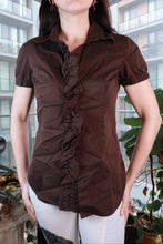 Load image into Gallery viewer, Vintage 2000s chocolate brown ruffle front button-up blouse for women by Elektra Vintage, featuring a stylish ruffled design.
