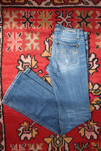 Load image into Gallery viewer, Vintage 2000s Express Low Rise Bootcut Jeans

