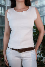Load image into Gallery viewer, Vintage white ribbed sleeveless top by Elektra Vintage, fitted Y2K minimal tank for women, shown on a mannequin.
