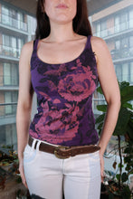 Load image into Gallery viewer, Elektra Vintage purple floral tank top with butterfly design, fitted Y2K-inspired grunge cami for women, casual summer fashion.
