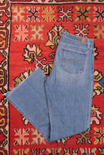 Load image into Gallery viewer, Vintage 2000s Abercrombie &amp; Fitch Low Rise Bootcut Jeans
