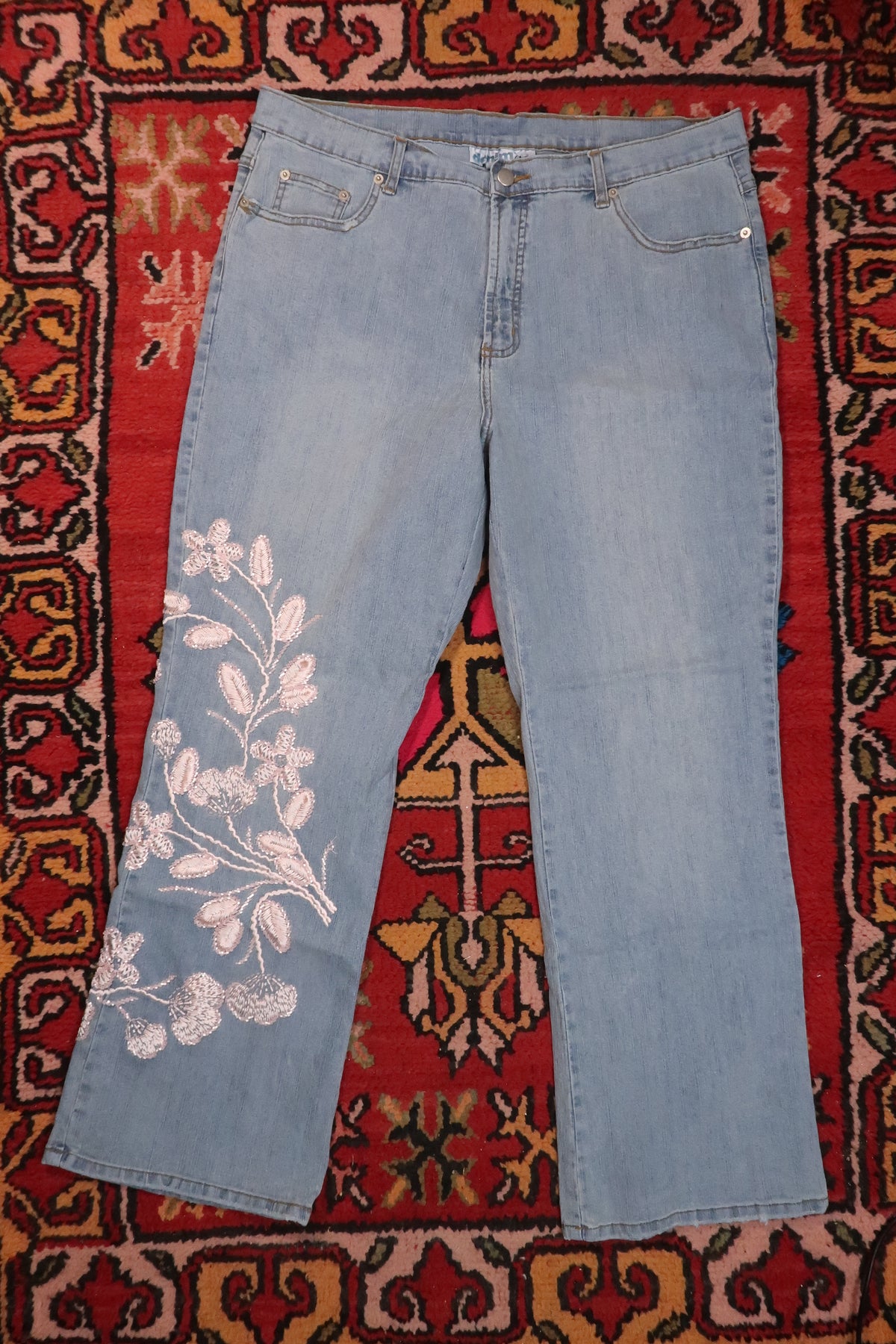 Vintage 2000s Floral Embroidered Jeans