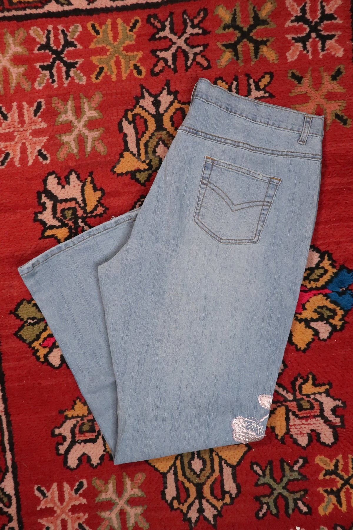 Vintage 2000s Floral Embroidered Jeans