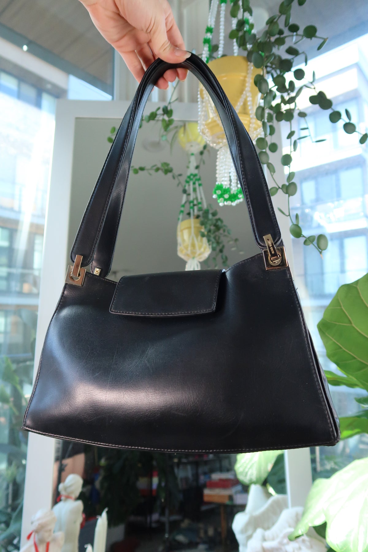 Vintage Black Leather Shoulder Bag - Elektra Vintage