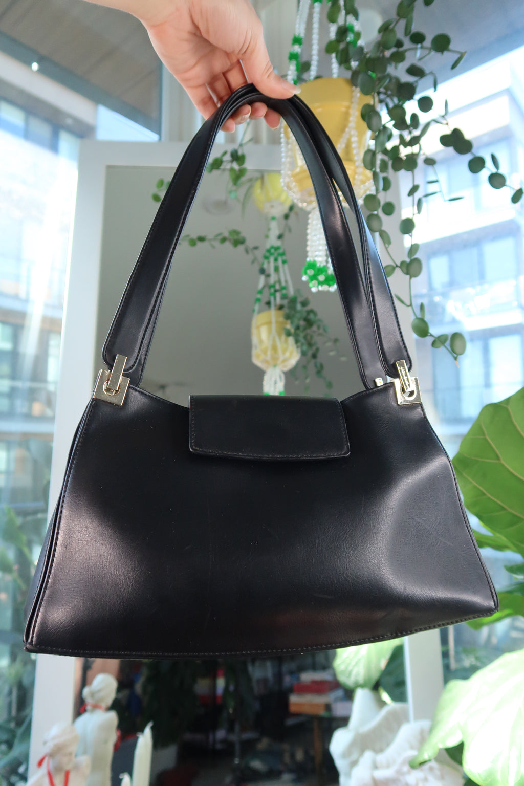 Vintage Black Leather Shoulder Bag - Elektra Vintage