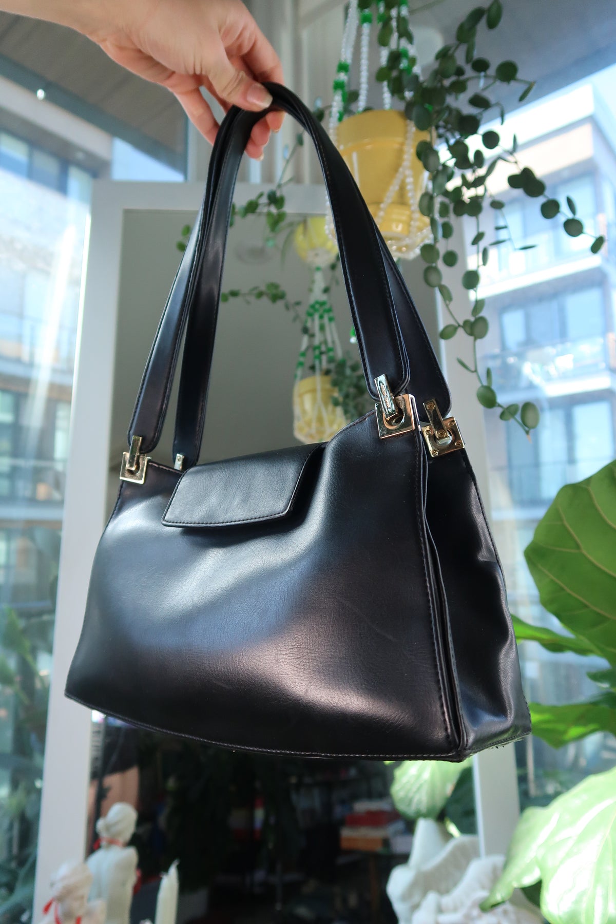 Vintage Black Leather Shoulder Bag - Elektra Vintage