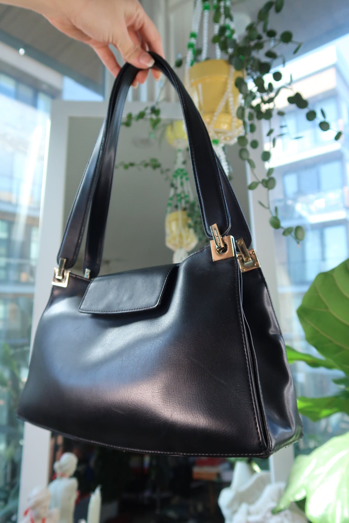 Vintage Black Leather Shoulder Bag - Elektra Vintage