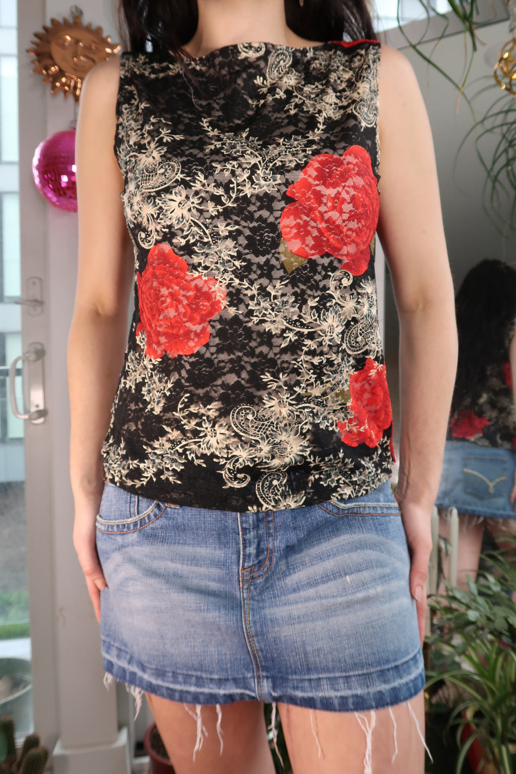 Vintage 2000s Rose lace tank top