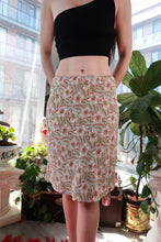Load image into Gallery viewer, Vintage 2000s GAP silk floral midi skirt by Elektra Vintage featuring cream garden print, Y2K style slip skirt for women.

