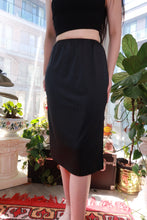 Load image into Gallery viewer, Vintage 2000s Black Beaded Pinstripe Midi Skirt – Y2K Minimal Fitted Pencil Skirt
