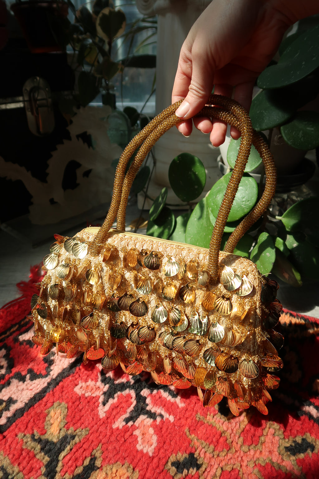 Vintage Gold Scallop Seashell Sequin Bag