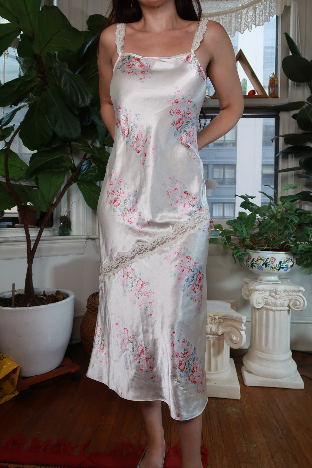 Vintage Y2K PINK Victoria's Secret Floral Satin Lace Slip Dress