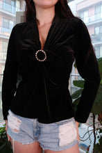 Load image into Gallery viewer, Black velvet women's top with ring detail and pearl accents, vintage 2000s Y2K glam blouse by Elektra Vintage.
