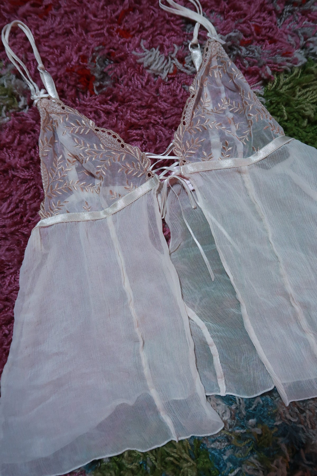 Vintage Y2K Victoria's Secret 100% Silk Ivory Embroidered Lace Babydoll Top
