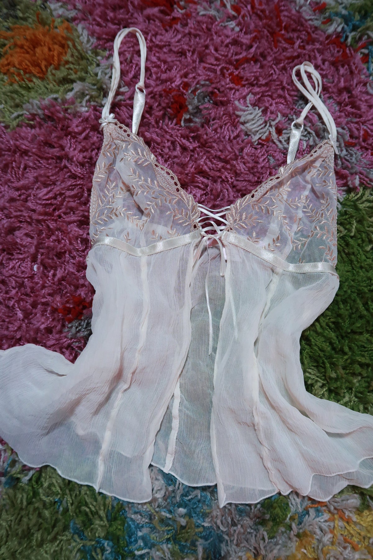 Vintage Y2K Victoria's Secret 100% Silk Ivory Embroidered Lace Babydoll Top